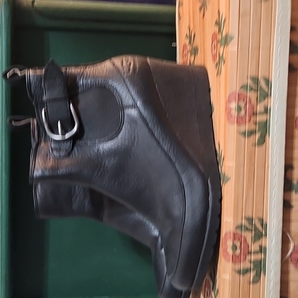 Ugg Arleta Wedge Bootie - Picture 2 of 5